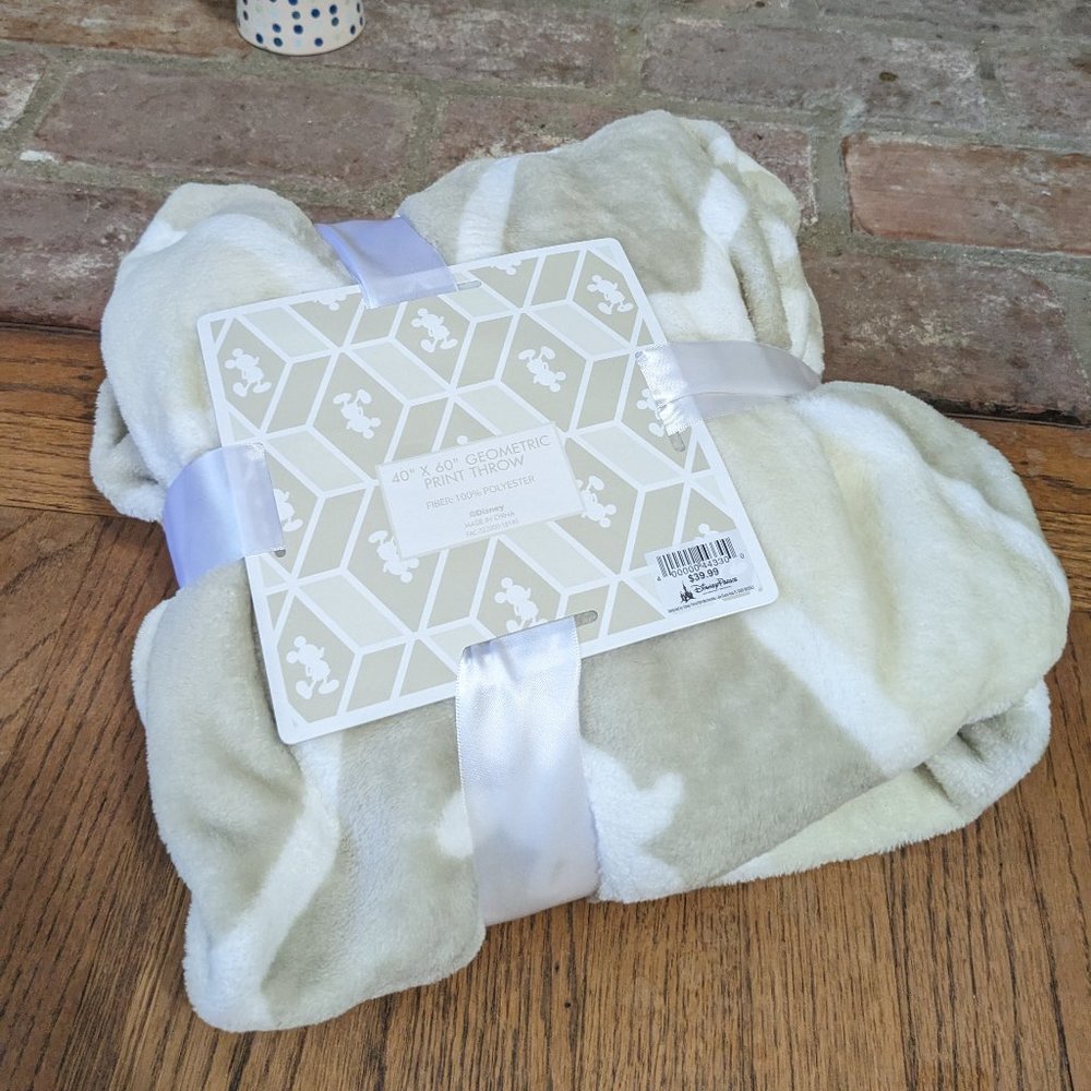 40" x 60" Disney Geometric Throw